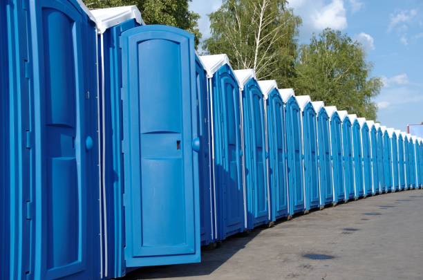 Porta potty delivery and setup in Larimore, ND